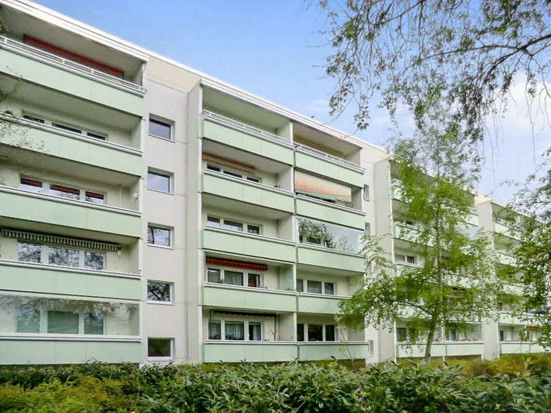 70090067, 4 Zimmerwohnung mit Einbauküche und Balkon in Alt-Hohenschönhausen — photo 1